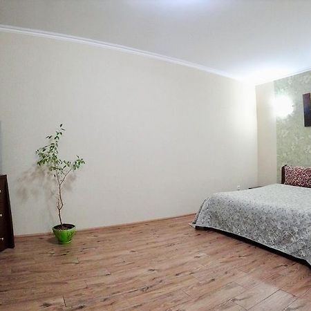 Myru Apartment Tsjernihiv Eksteriør bilde